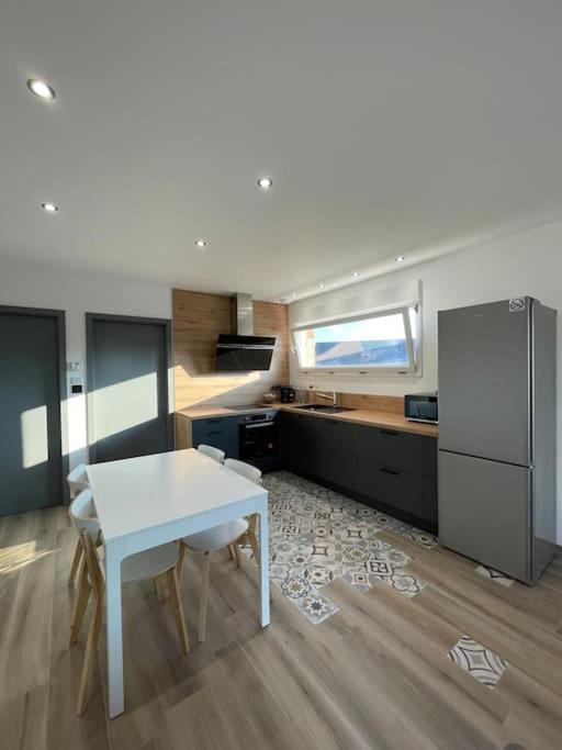 Appartement Climatise Charmes  Exterior foto
